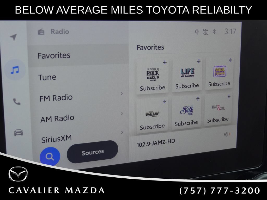 Used 2023 Toyota Highlander XLE AWD/4WD image 32