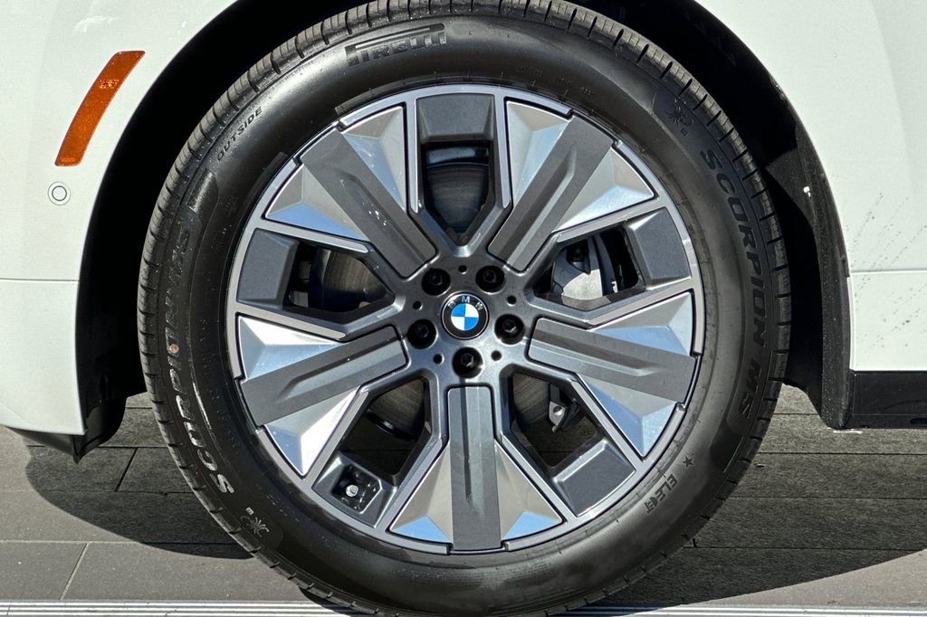 New 2026 BMW iX xDrive60 w/ Premium Package image 33