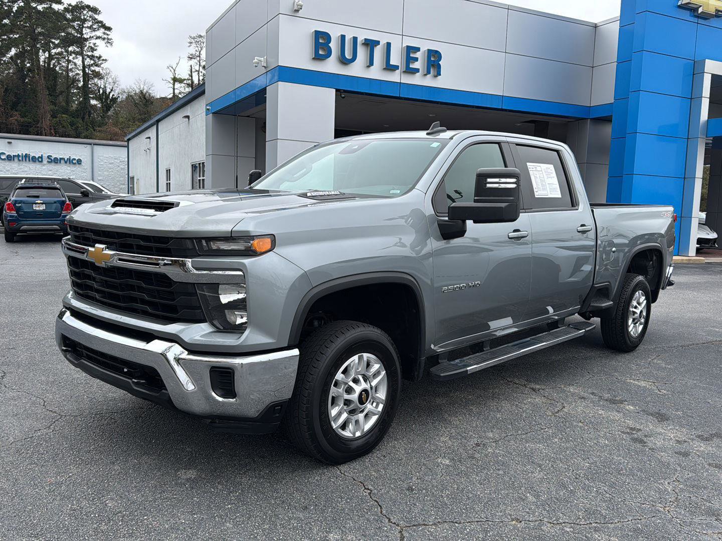 Used 2024 Chevrolet Silverado 2500 LT image 1