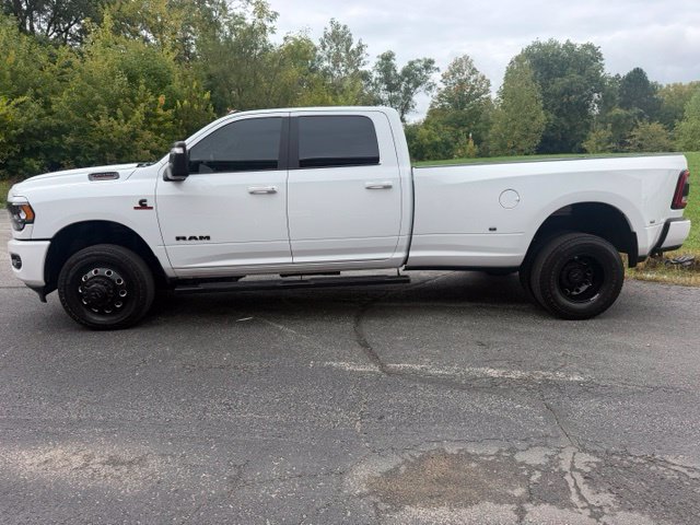 Used 2024 RAM 3500 Big Horn w/ Night Edition AWD/4WD image 4