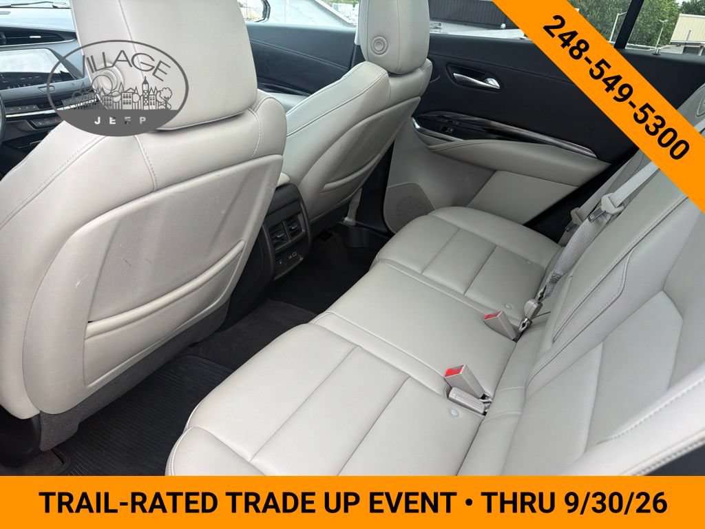 Used 2019 Cadillac XT4 Luxury w/ Cold Weather Package AWD/4WD image 10