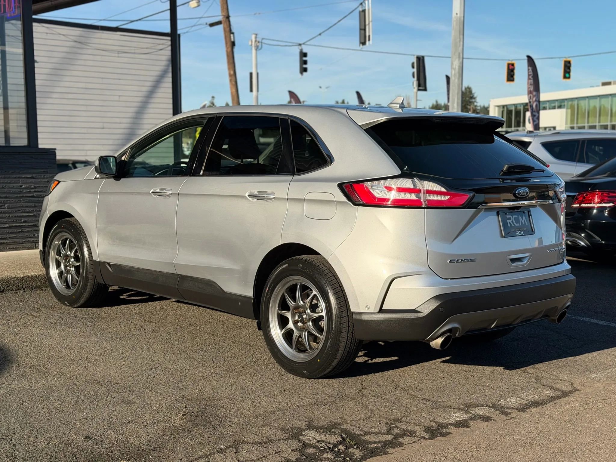Used 2019 Ford Edge Titanium w/ Equipment Group 301A image 7