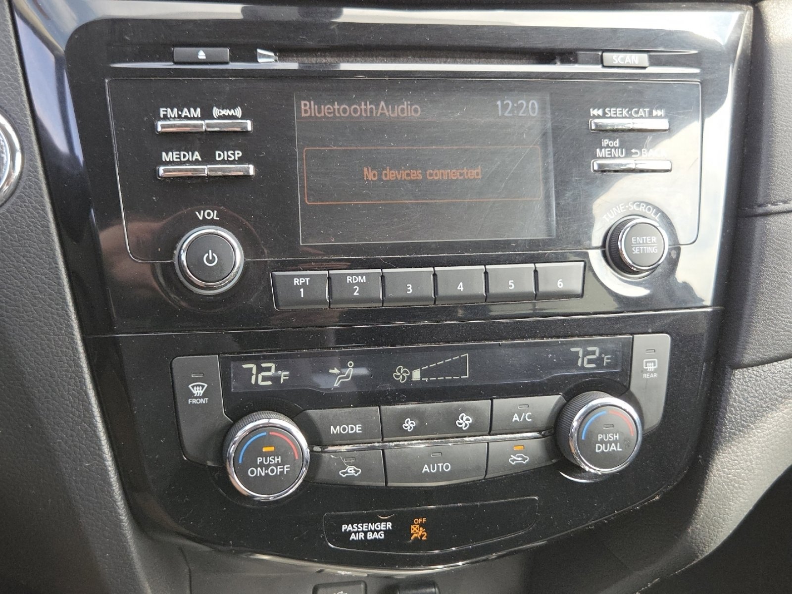 Used 2017 Nissan Rogue SV image 27