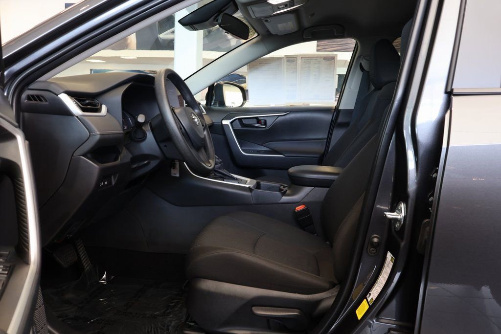 Used 2025 Toyota RAV4 LE FWD image 10