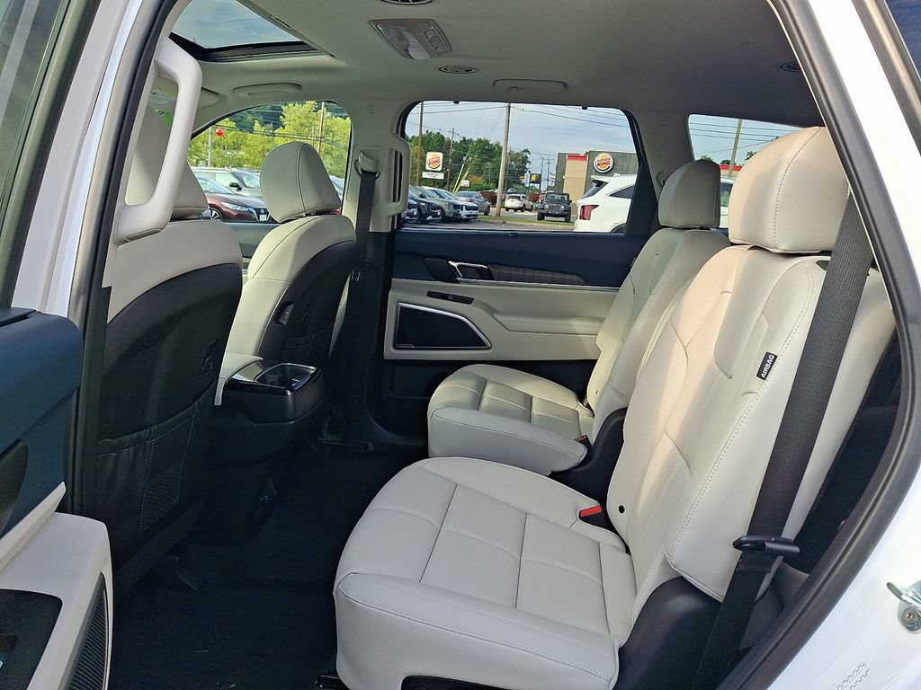 Certified 2025 Kia Telluride EX w/ EX Captain's Chair Package AWD/4WD image 12
