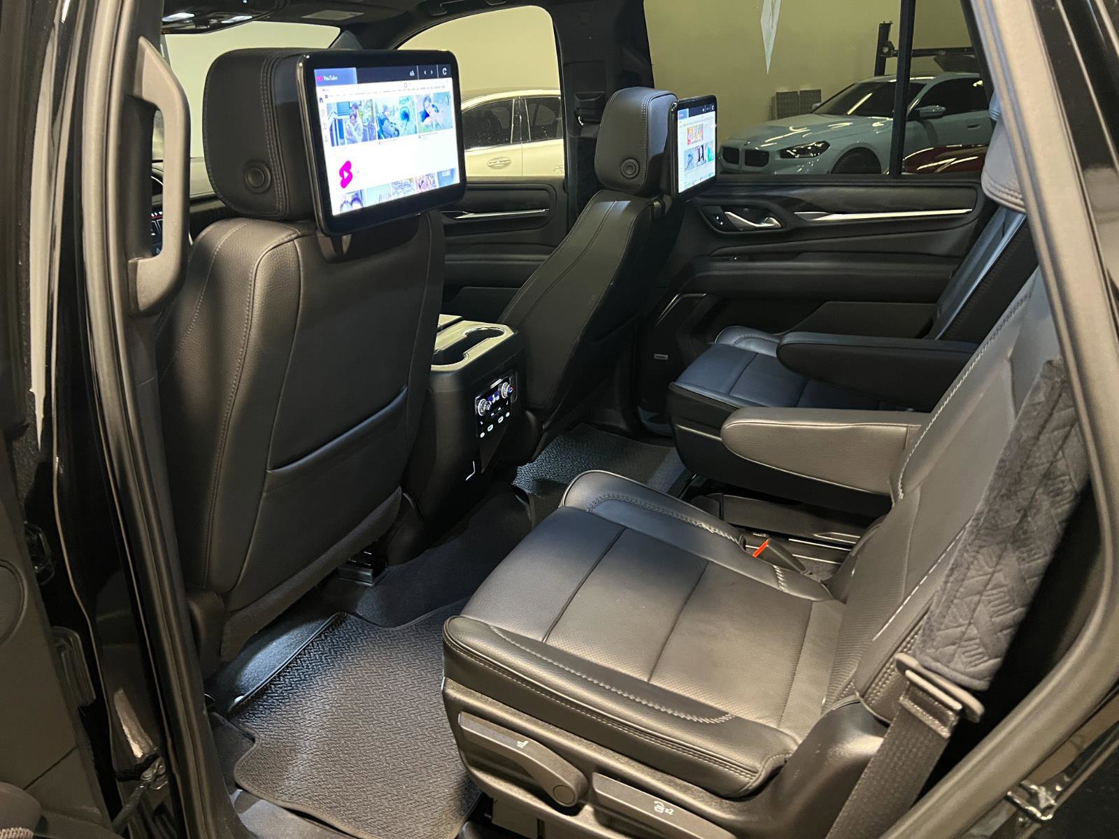 Used 2024 GMC Yukon Denali w/ Advanced Technology Package image 30