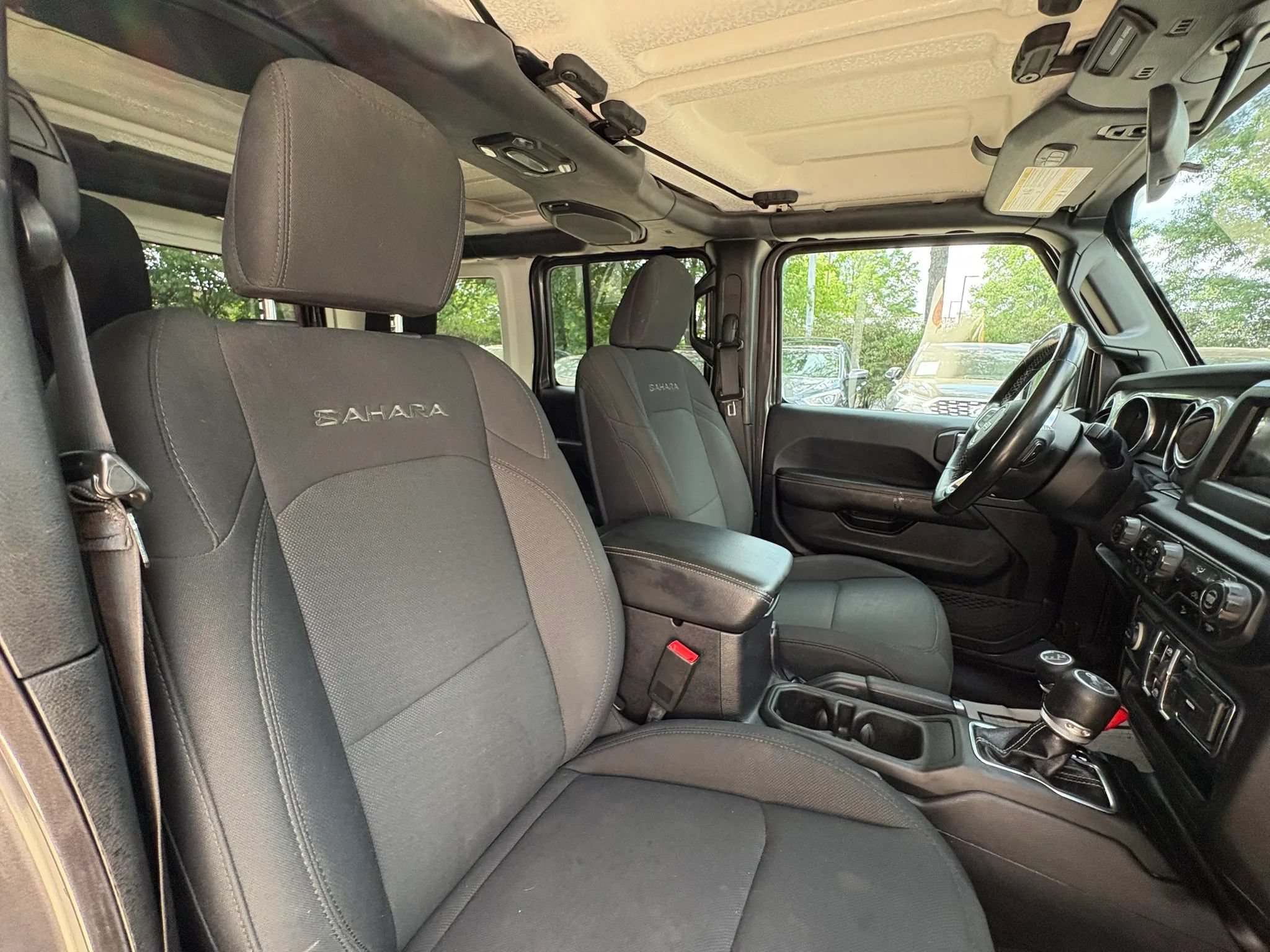 Used 2019 Jeep Wrangler Unlimited Sahara w/ LED Lighting Group AWD/4WD image 8