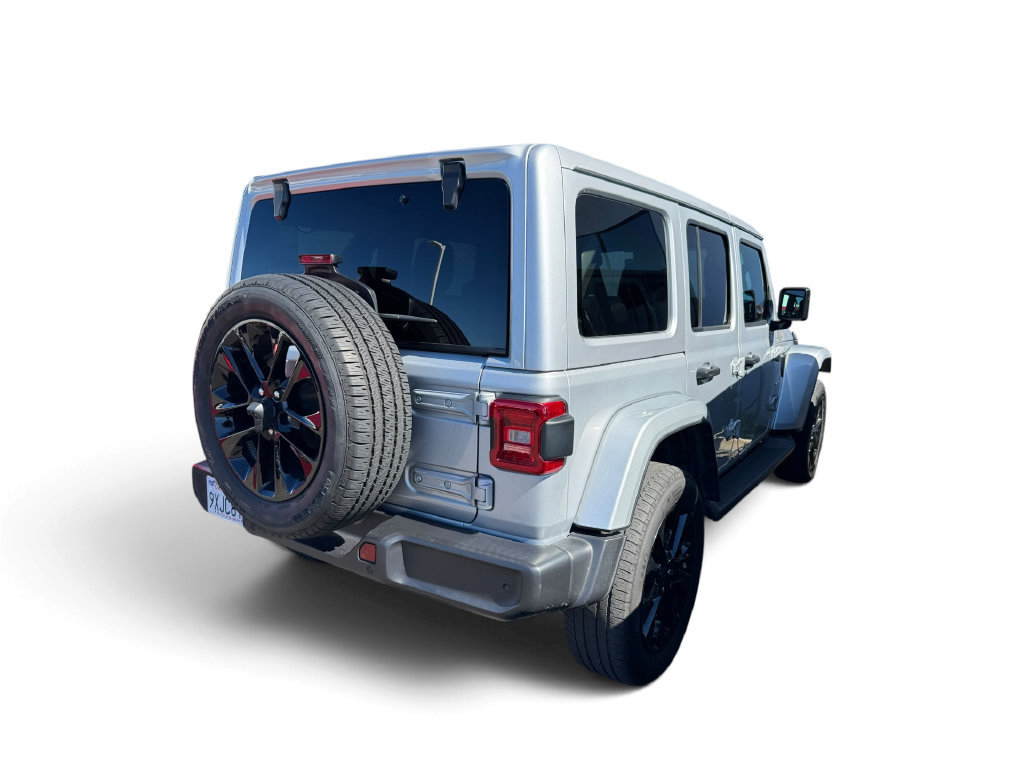 Used 2024 Jeep Wrangler Unlimited Sahara w/ Technology Group AWD/4WD image 2