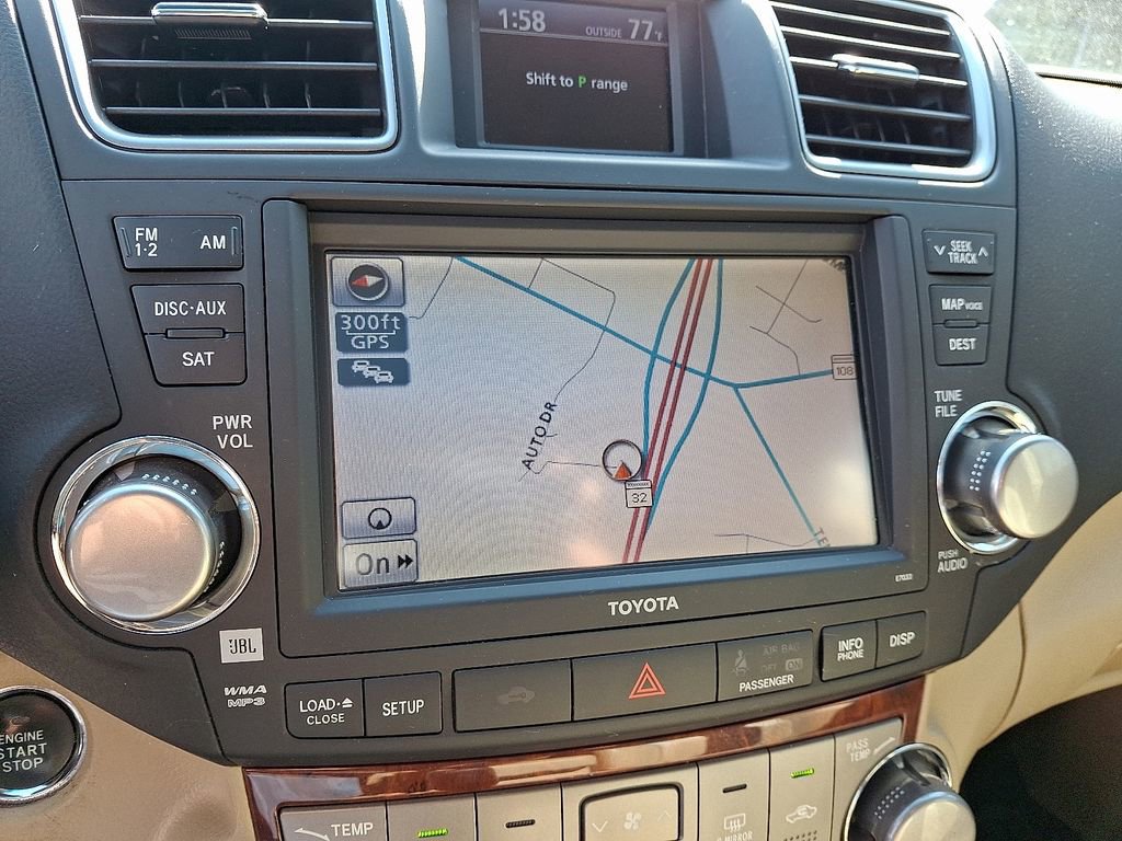 Used 2012 Toyota Highlander Limited w/ Tow Pkg image 16