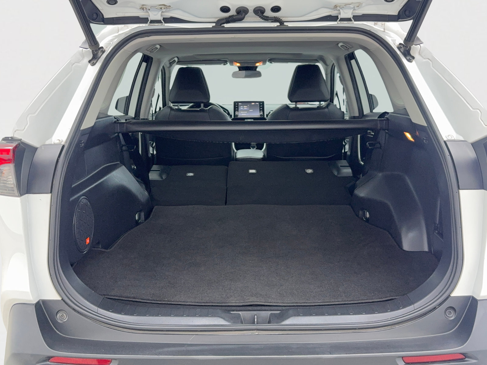 Used 2020 Toyota RAV4 XLE Premium FWD image 48