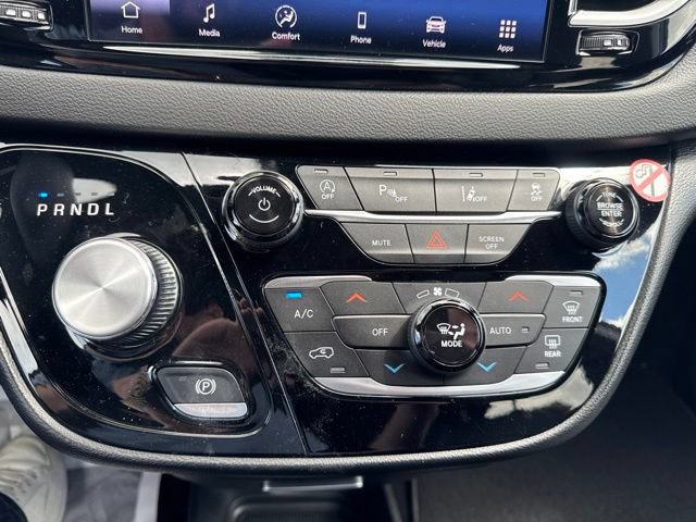 Used 2025 Chrysler Pacifica Select FWD image 29