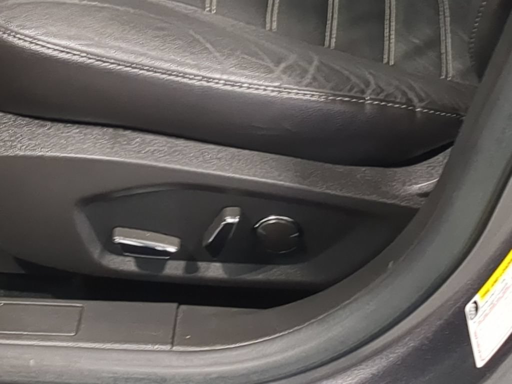 Used 2014 Ford Fusion SE w/ Equipment Group 202A FWD image 21