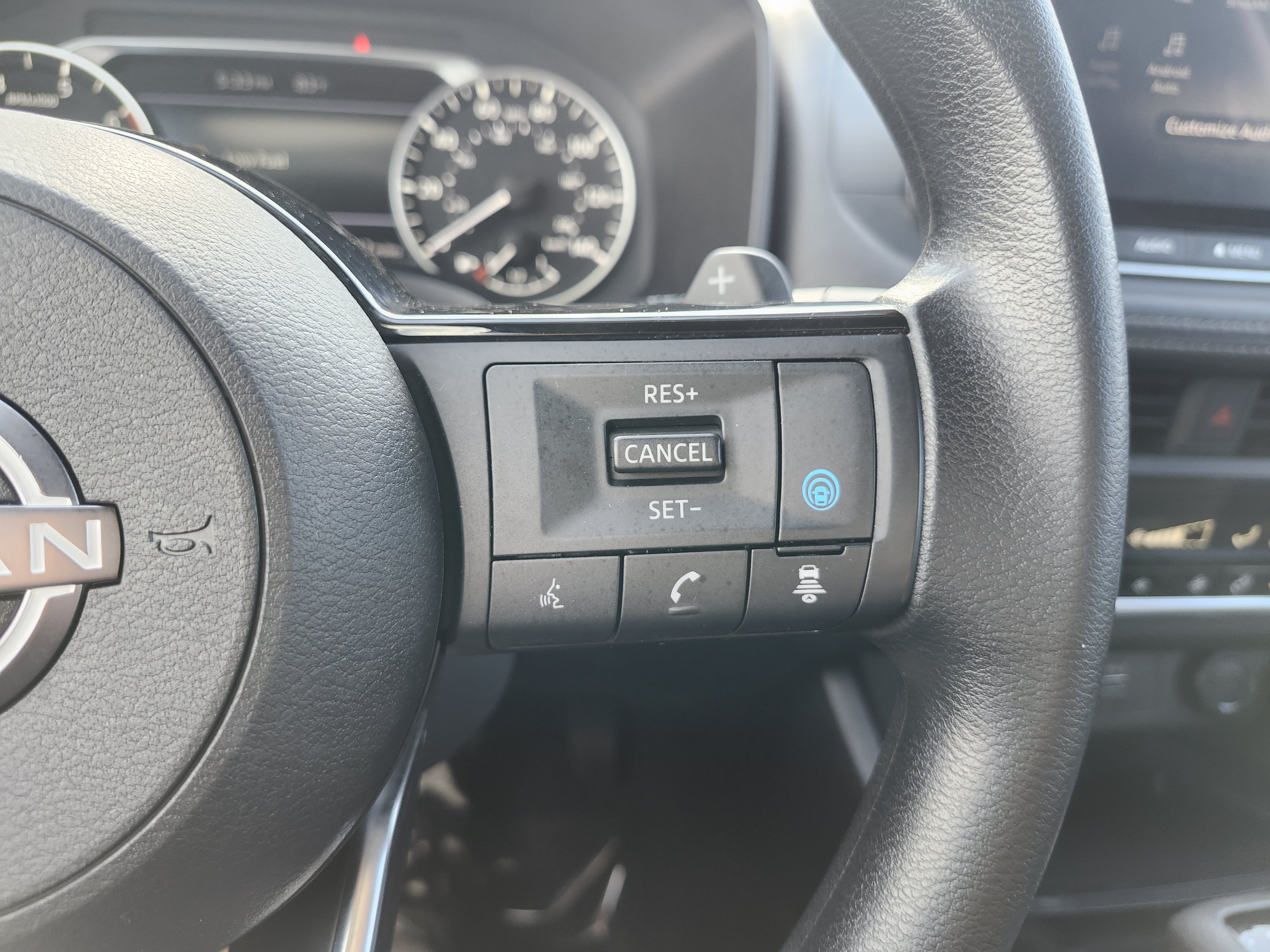 Used 2023 Nissan Rogue SV AWD/4WD image 34