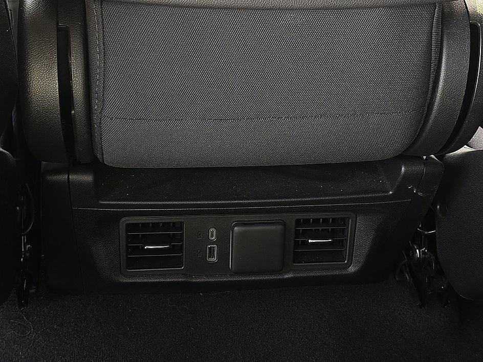 Used 2024 Chevrolet Silverado 1500 LT AWD/4WD image 8