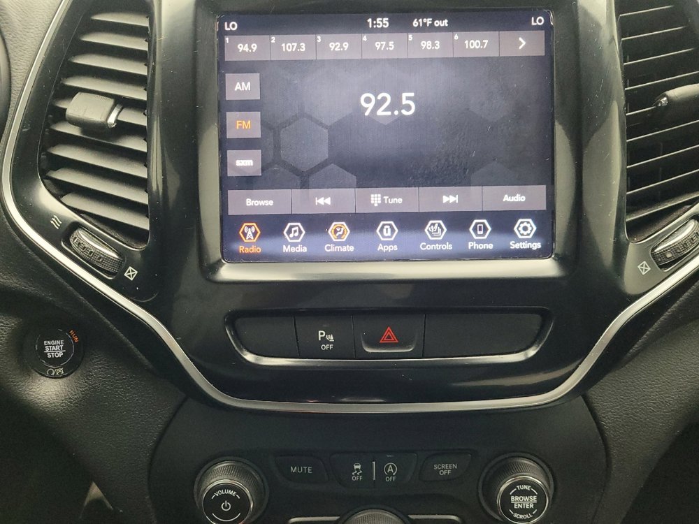 Used 2019 Jeep Cherokee Limited image 25