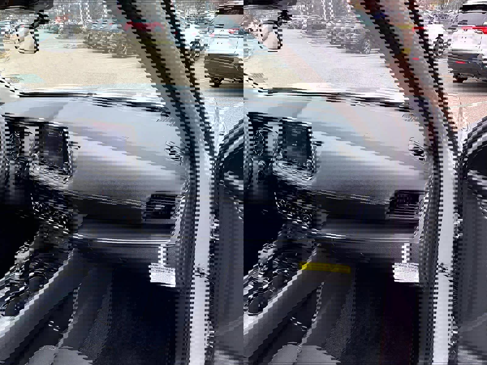 Used 2025 Nissan Rogue S image 13