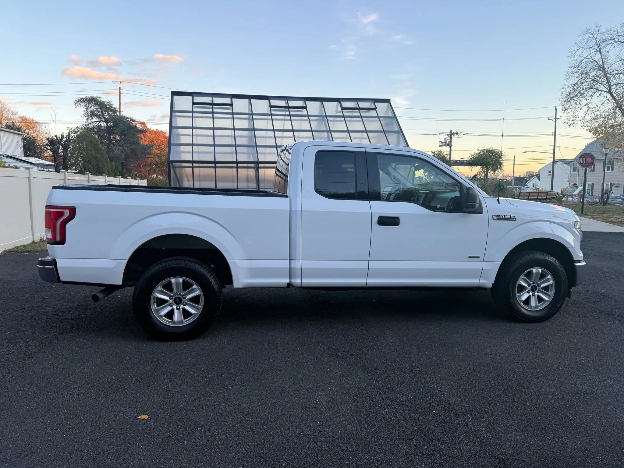 Used 2017 Ford F150 XLT w/ Trailer Tow Package image 11