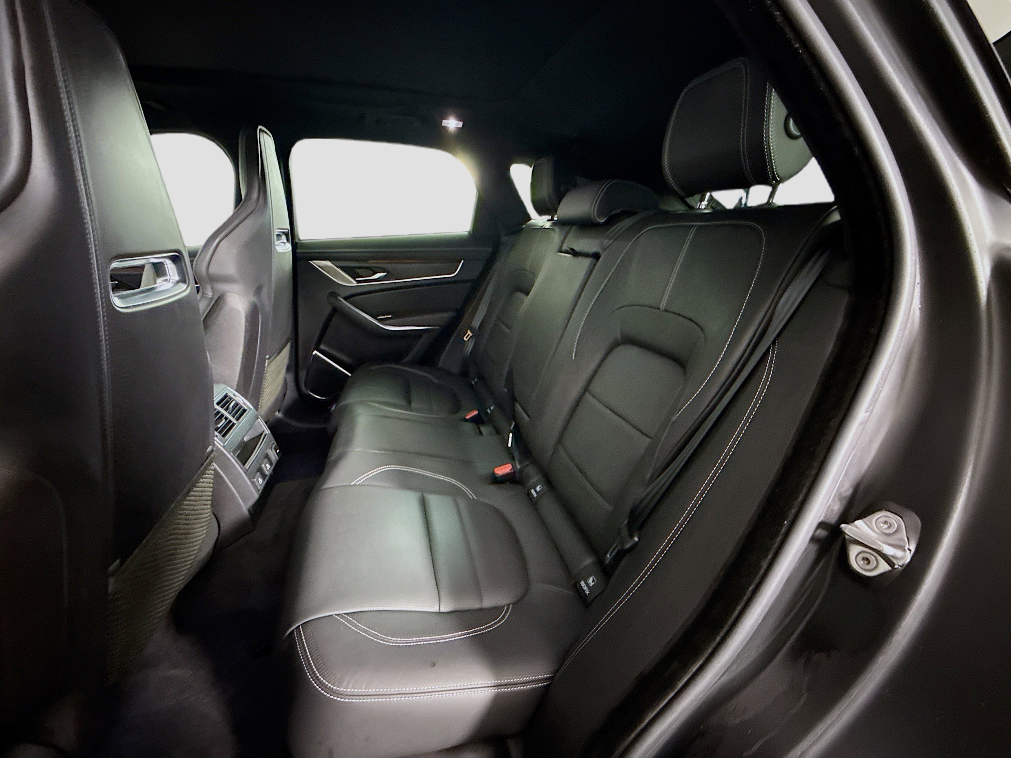 Used 2024 Jaguar F-PACE R-Dynamic S image 25