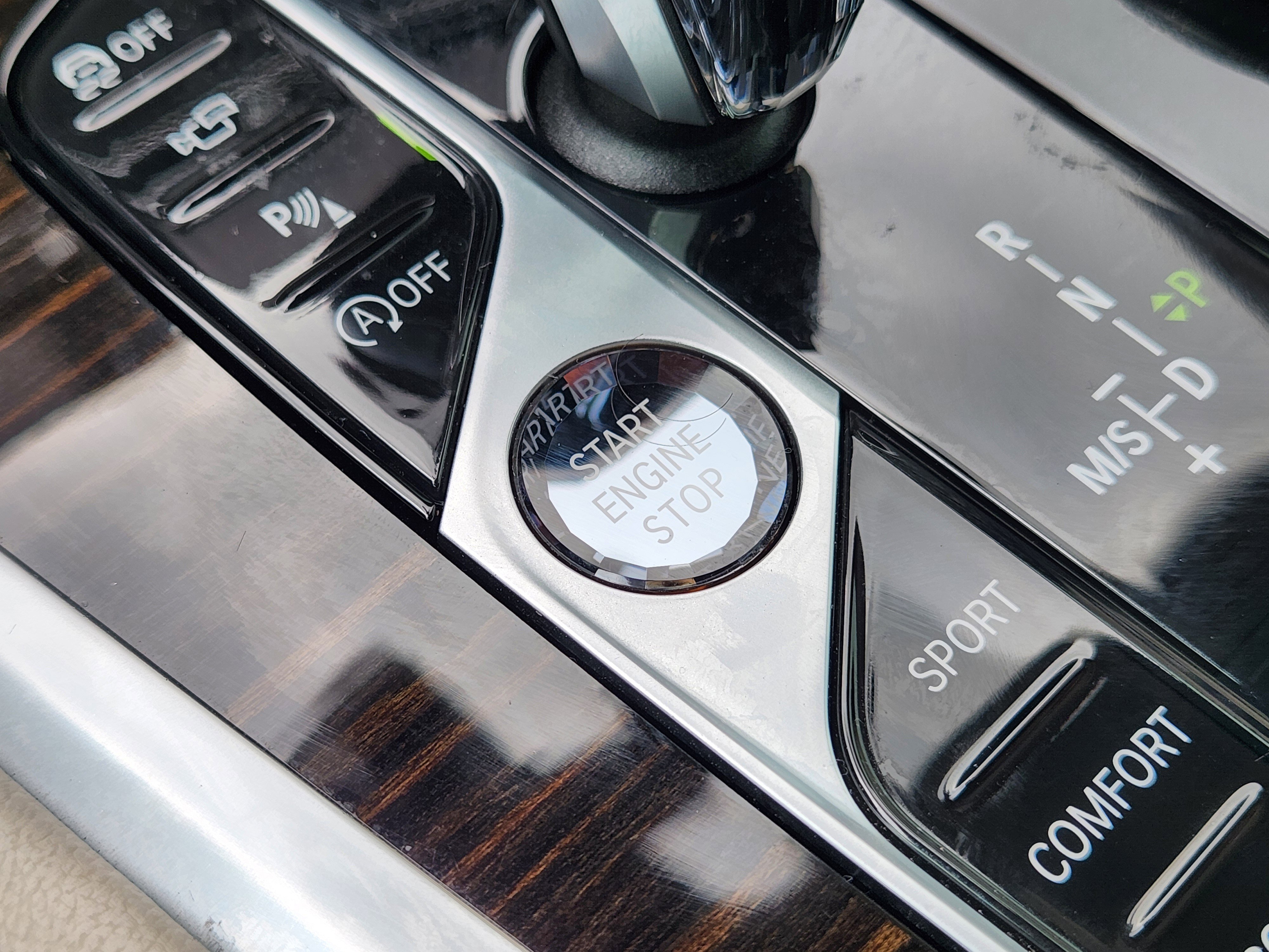 Used 2020 BMW X6 xDrive40i w/ Executive Package image 17