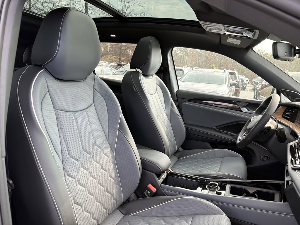 New 2026 Volkswagen Tiguan SEL R-Line image 19