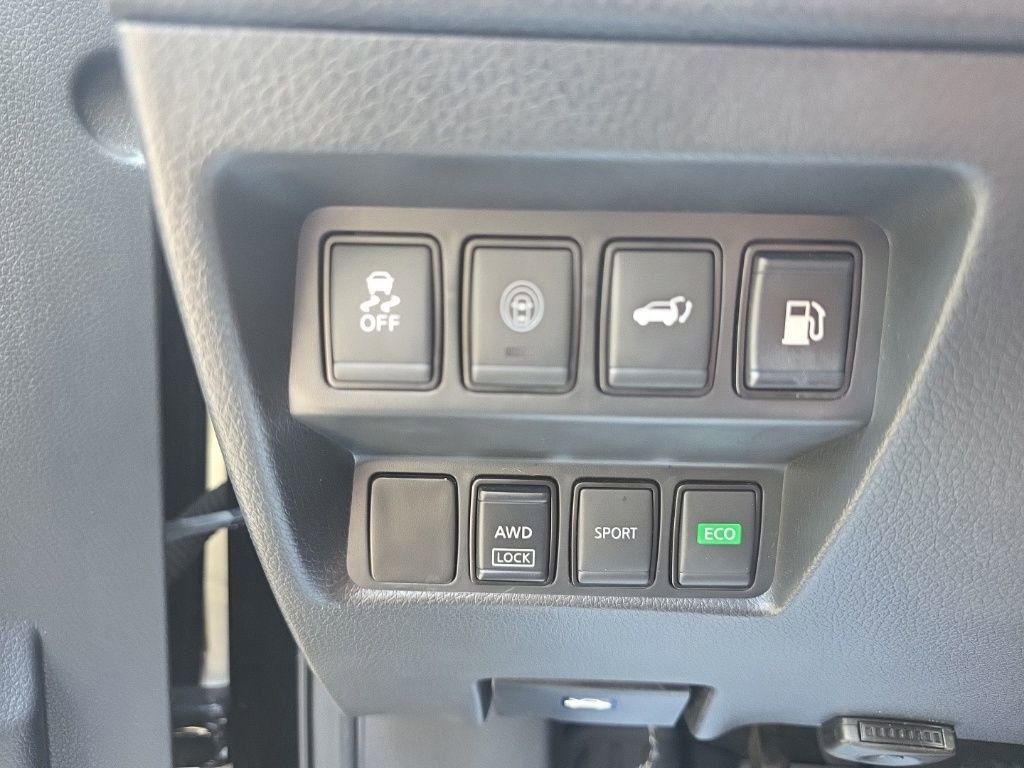 Used 2019 Nissan Rogue SV image 22