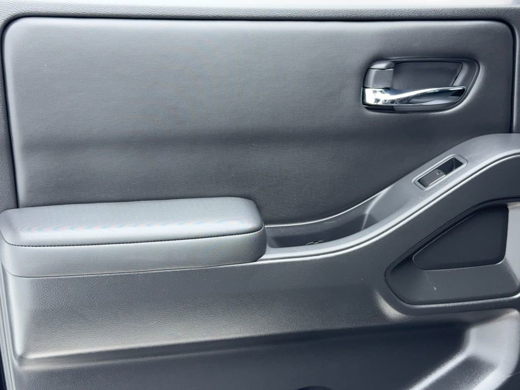 Used 2023 Nissan Frontier SV w/ SV Convenience Package image 43