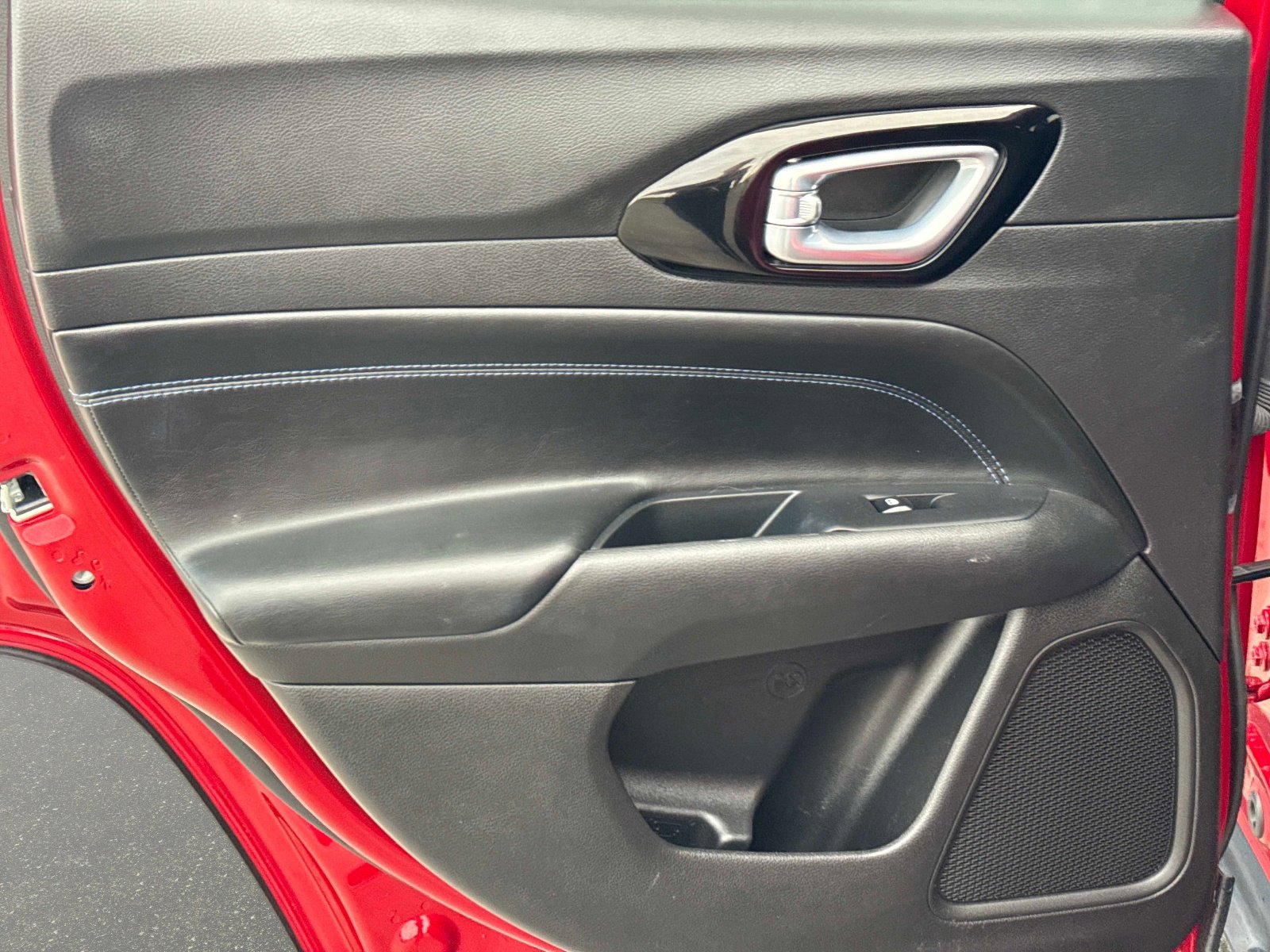 Used 2025 Jeep Compass Latitude w/ Altitude Special Edition image 13