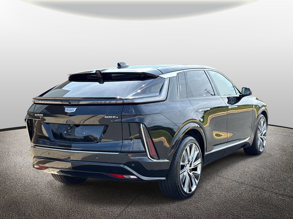 Used 2025 Cadillac Lyriq Luxury w/ LPO, Floor Liner Package AWD/4WD image 2