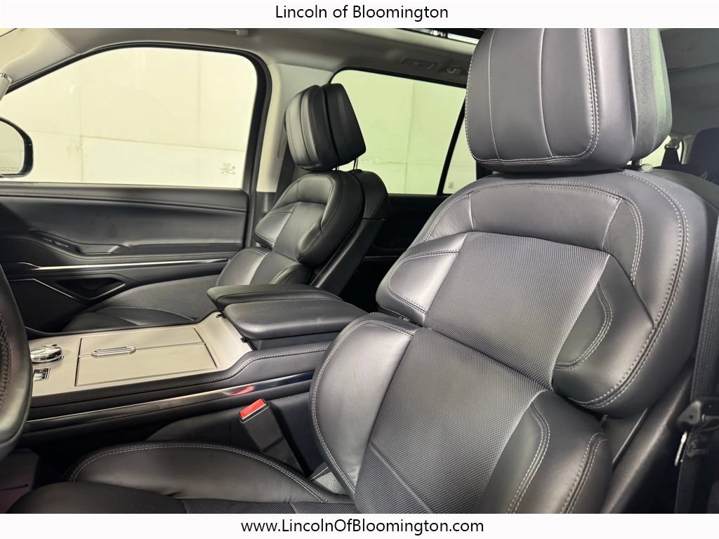 Certified 2025 Lincoln Navigator L Reserve AWD/4WD image 21