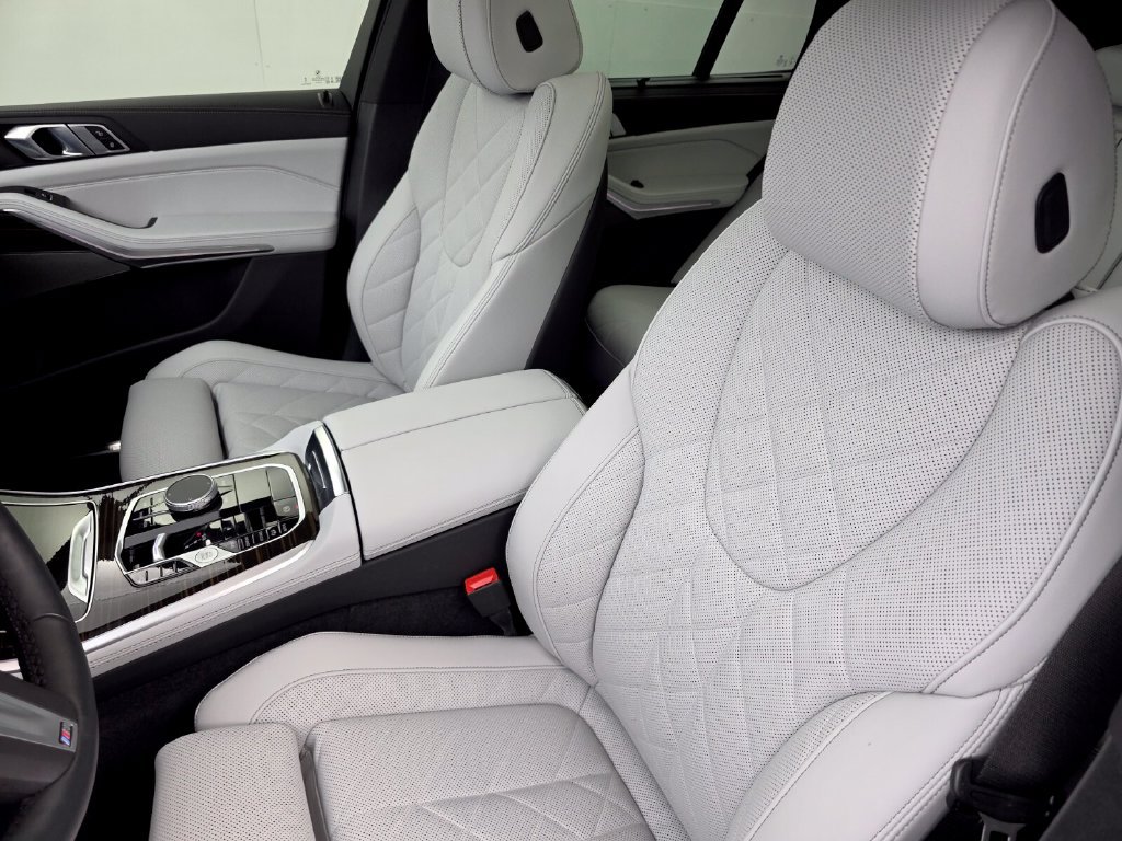 Used 2026 BMW X5 xDrive40i w/ M Sport Package AWD/4WD image 11