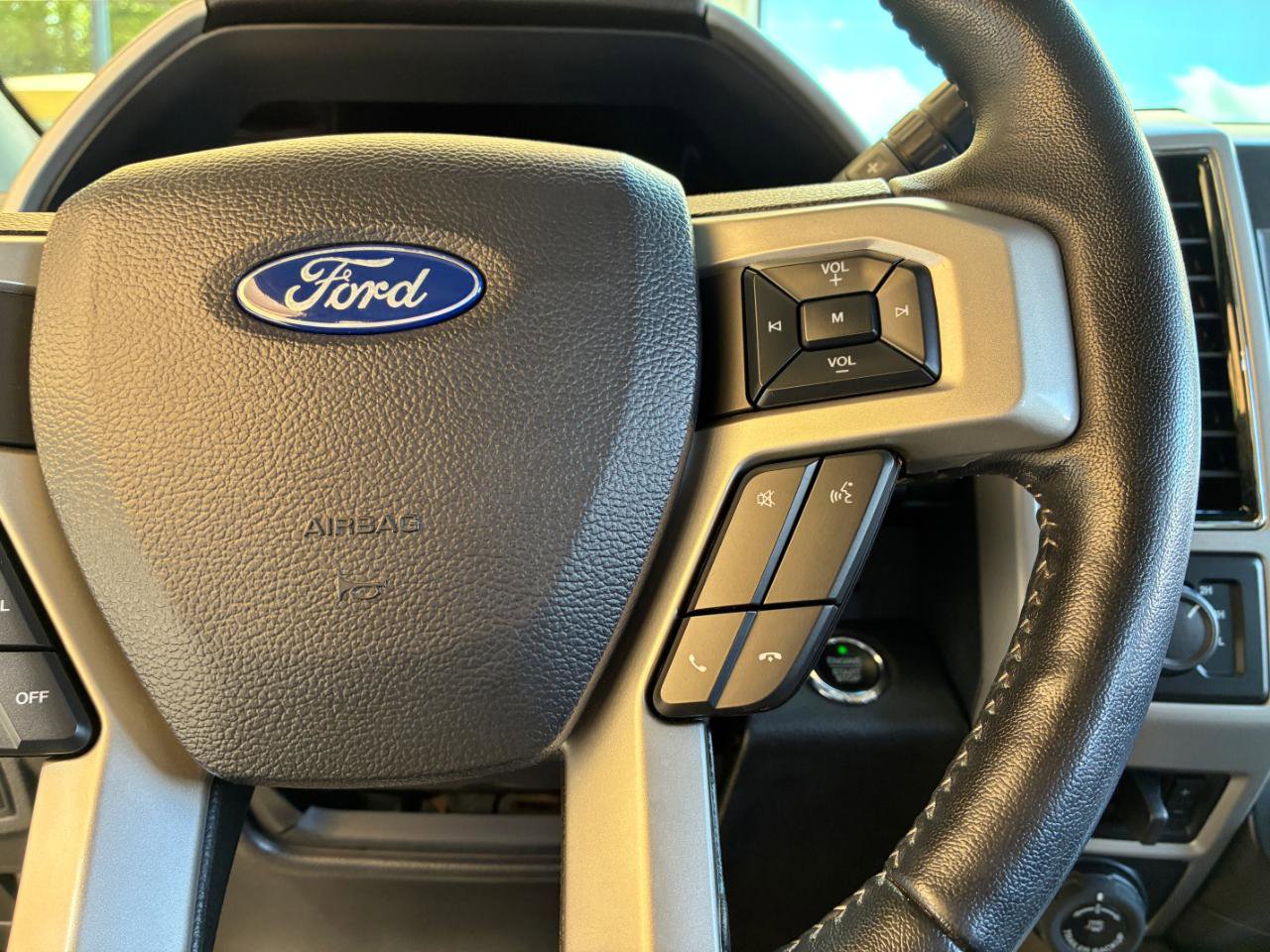Used 2021 Ford F250 Lariat AWD/4WD image 30