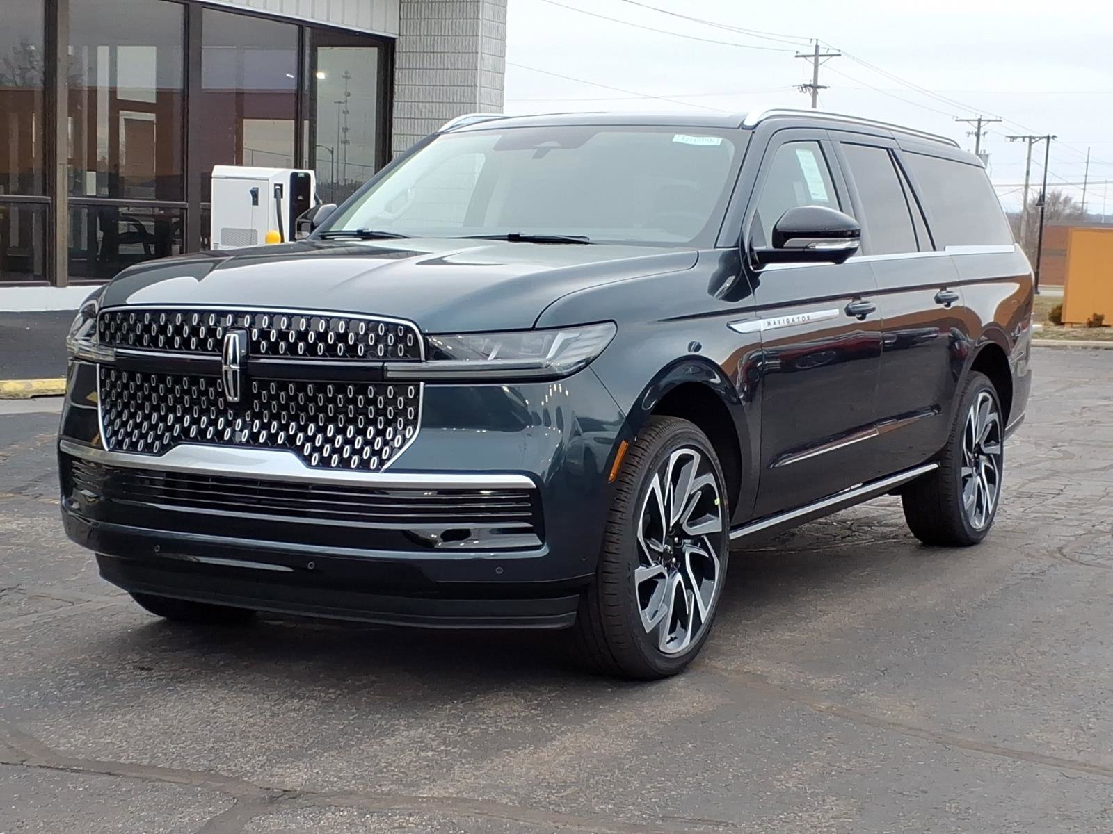 New 2026 Lincoln Navigator L Reserve image 3