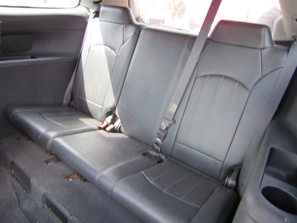 Used 2016 Buick Enclave Leather image 9