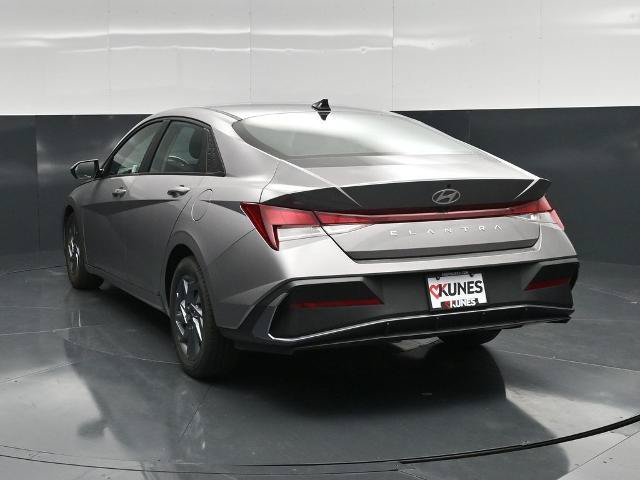 Used 2024 Hyundai Elantra SEL FWD image 8