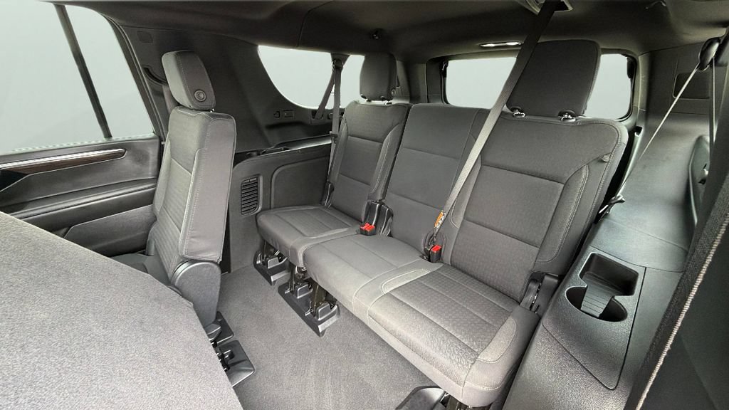 Certified 2025 Chevrolet Suburban LS RWD image 27