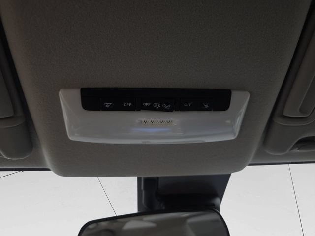 Used 2025 Nissan Versa SV w/ Trunk Package FWD image 29