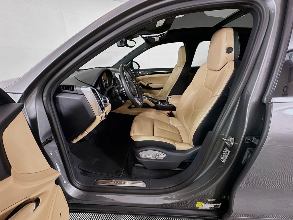 Used 2016 Porsche Cayenne AWD/4WD image 22