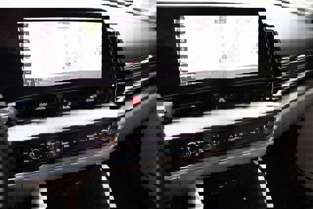 Used 2025 Kia Sportage EX image 6