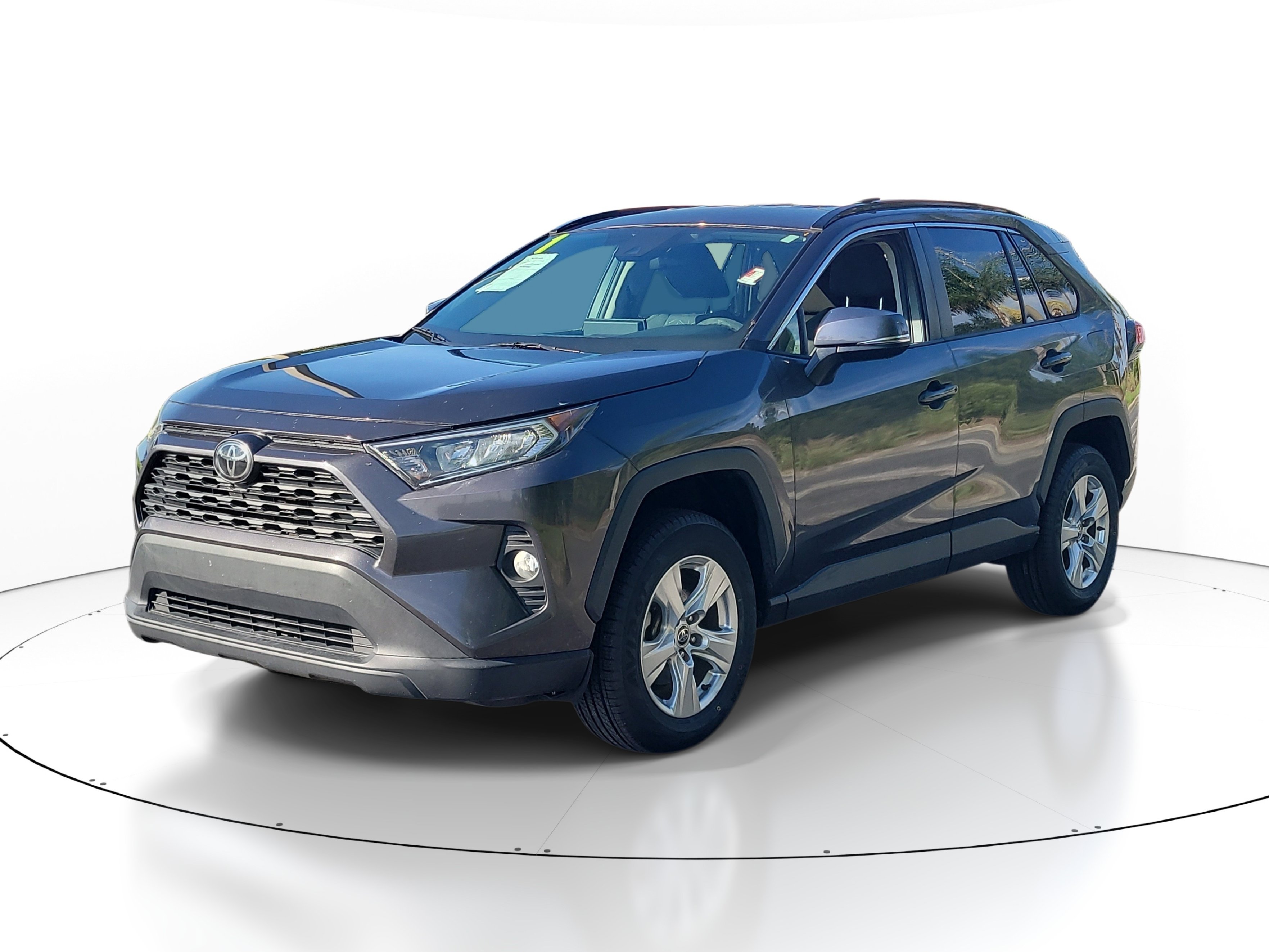 Used 2021 Toyota RAV4 XLE FWD image 3