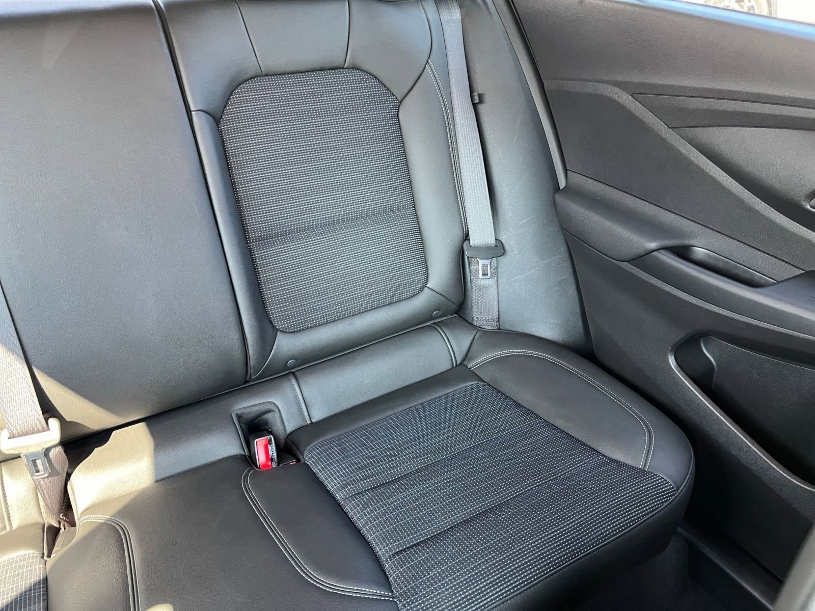 Used 2025 Buick Envista Preferred image 35