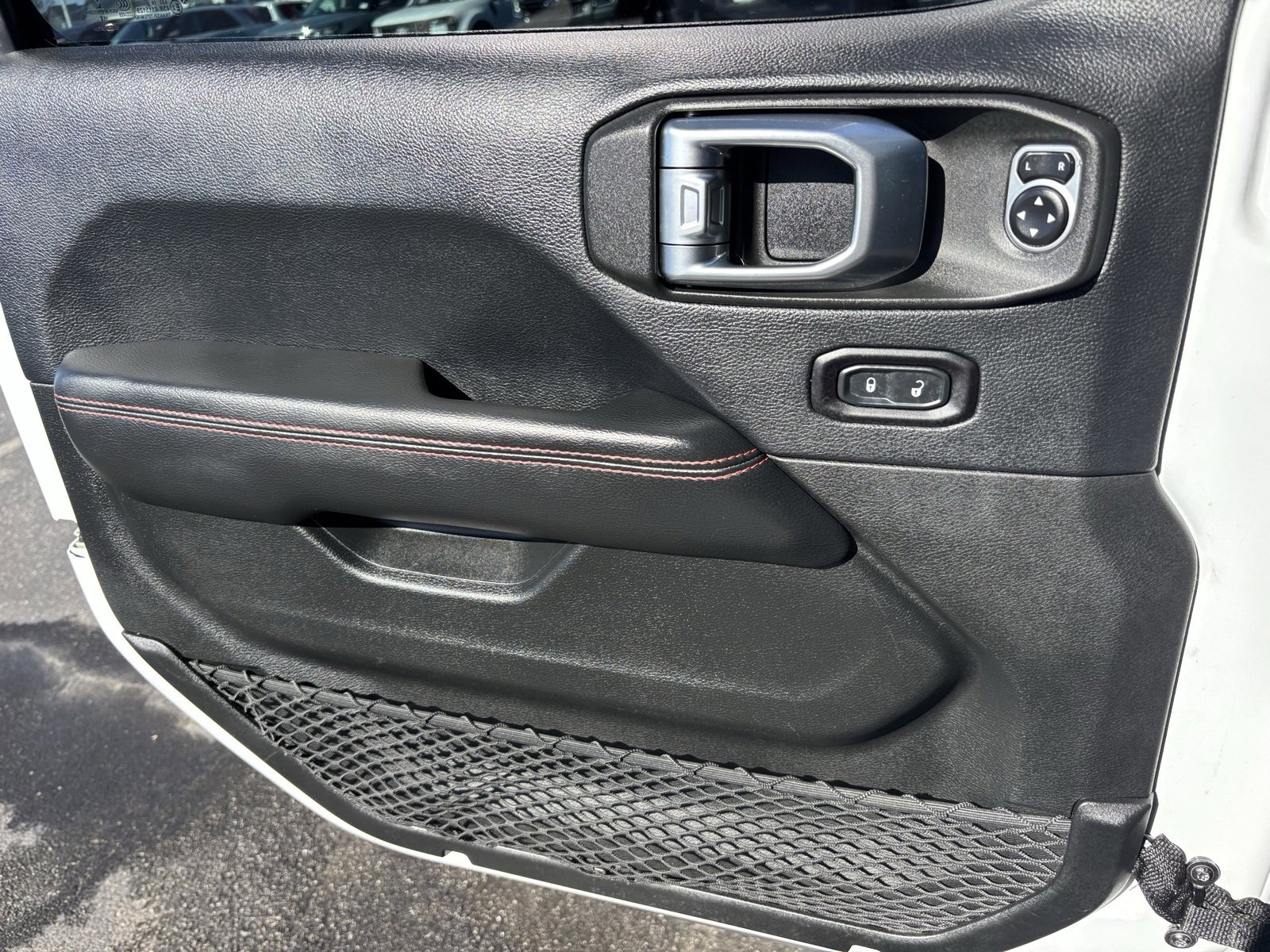 Used 2018 Jeep Wrangler Unlimited Rubicon image 16