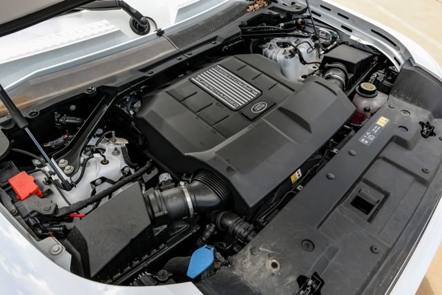 Used 2025 Land Rover Defender 110 V8 AWD/4WD image 62
