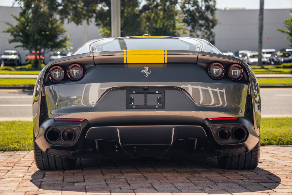 Used 2019 Ferrari 812 Superfast RWD image 4