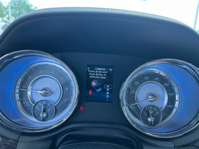 Used 2012 Chrysler 300 Limited RWD image 11
