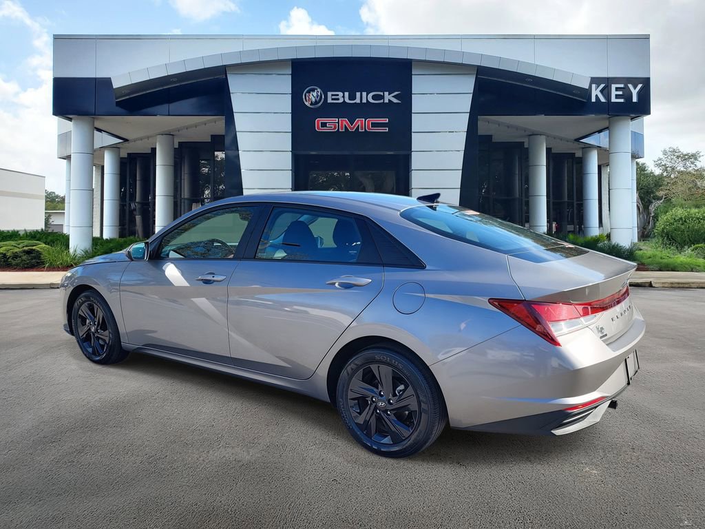 Certified 2023 Hyundai Elantra SEL image 3