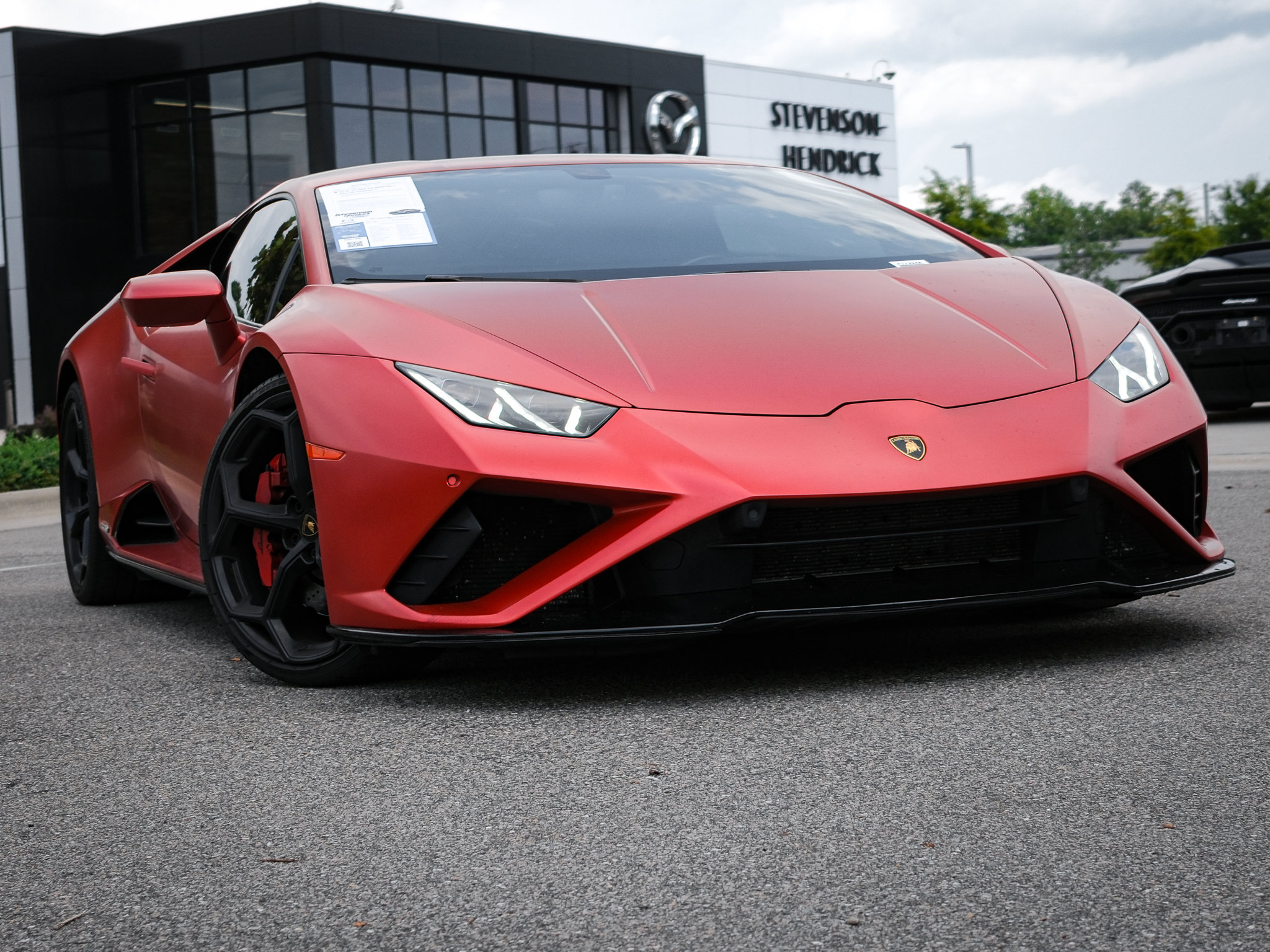 Used 2021 Lamborghini Huracan EVO RWD image 2