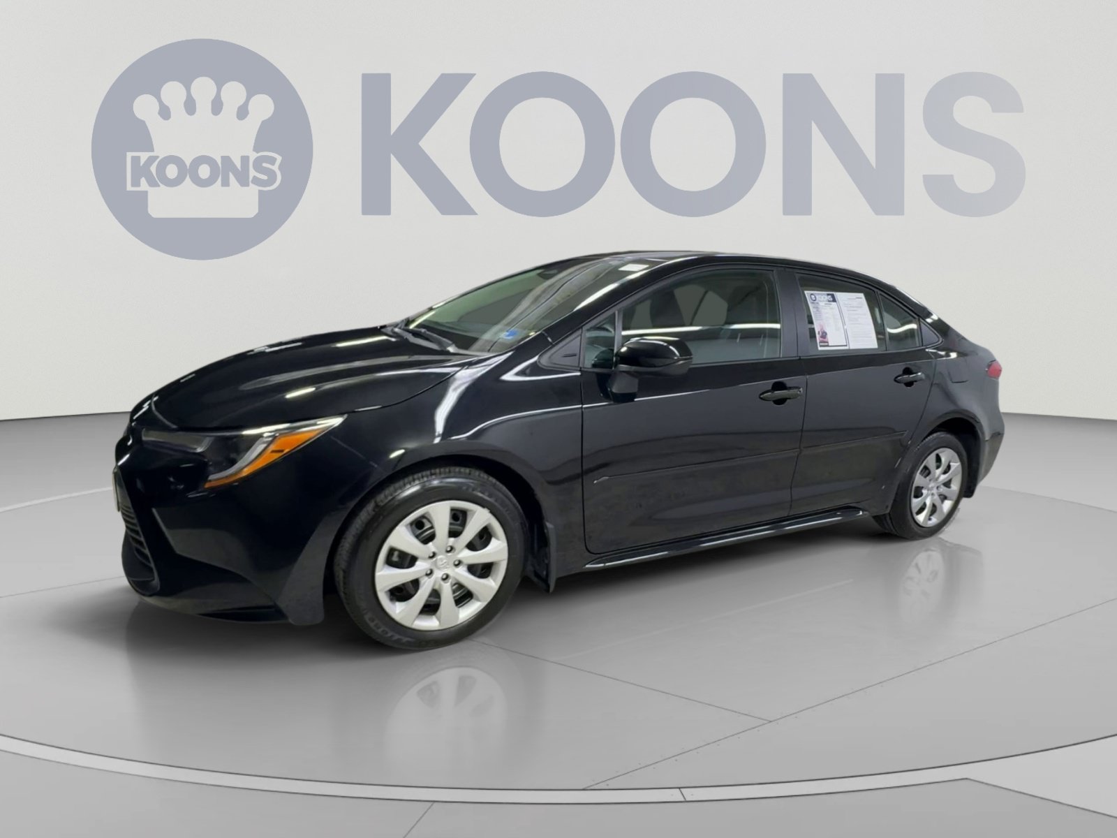 Used 2025 Toyota Corolla LE w/ Convenience Package FWD image 5