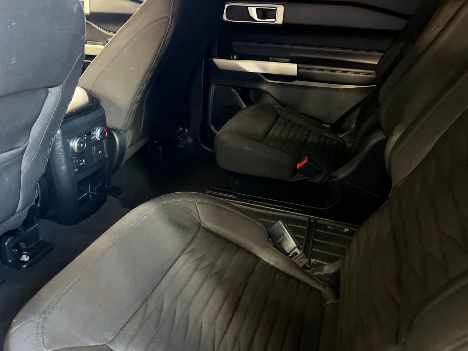 Used 2021 Ford Explorer XLT RWD image 5