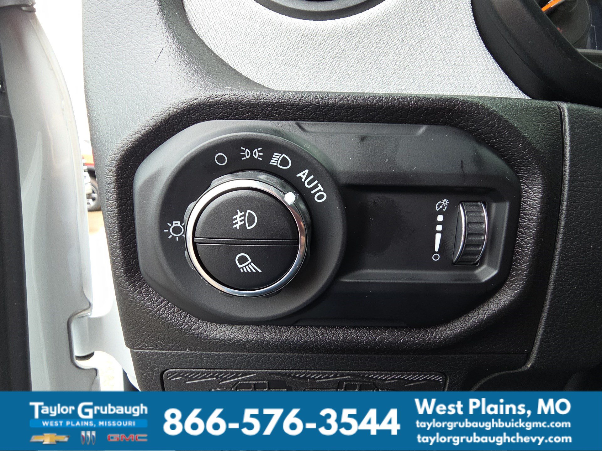 Used 2025 Jeep Gladiator Sport AWD/4WD image 21