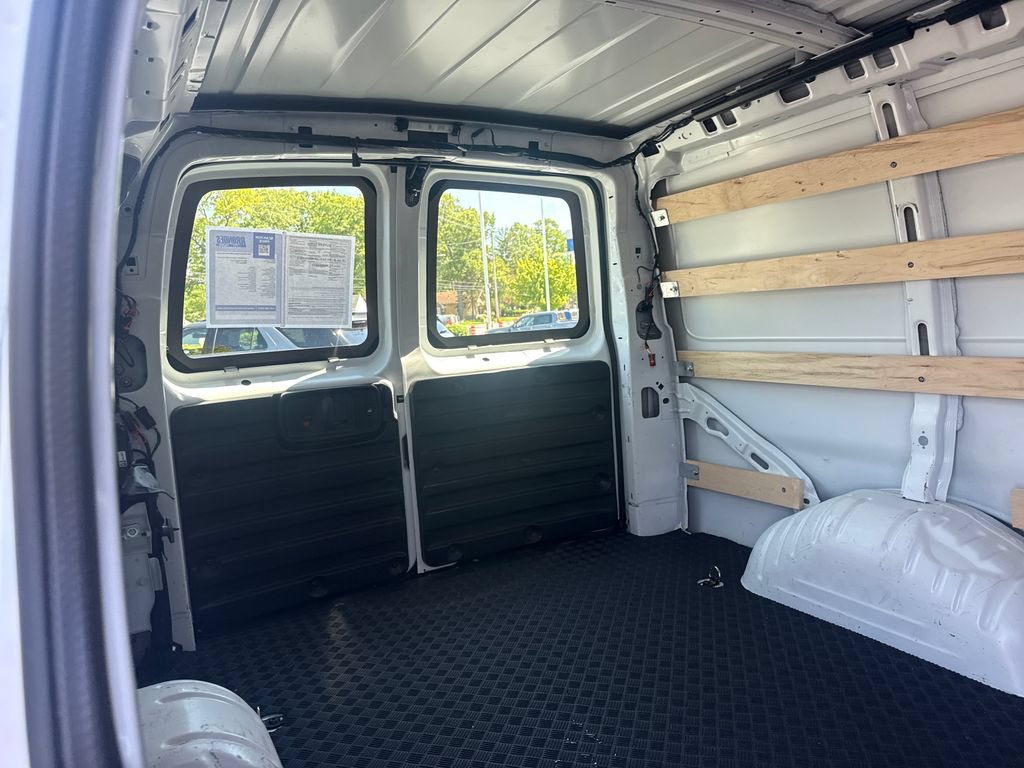 Used 2025 Chevrolet Express 2500 w/ Driver Convenience Package RWD image 21